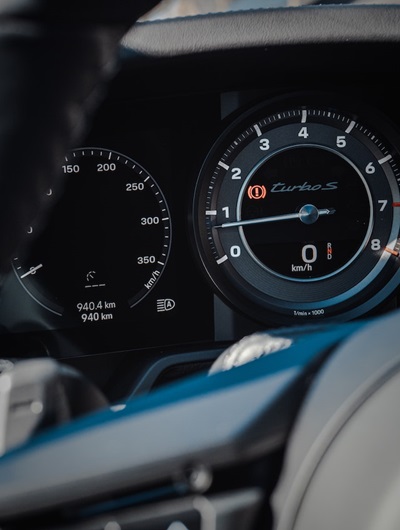 Porsche: semetrale